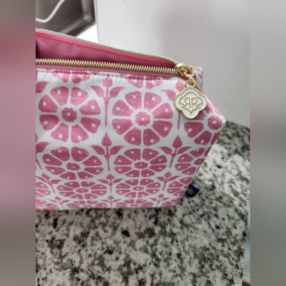 Roller Rabbit + Target Toiletry Bag - Picture 3 of 5